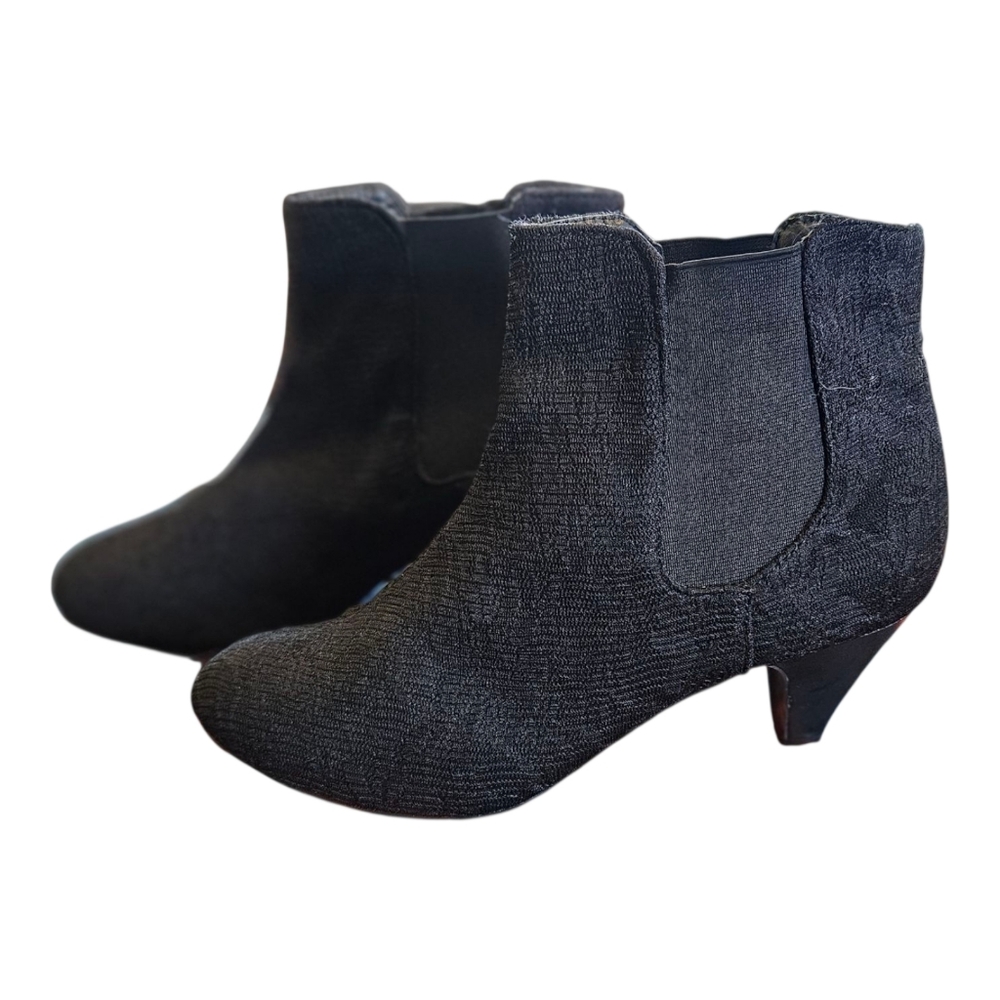Classique Black Lacy Ankle Boots Booties Women Size 8.5W Kitten Heel